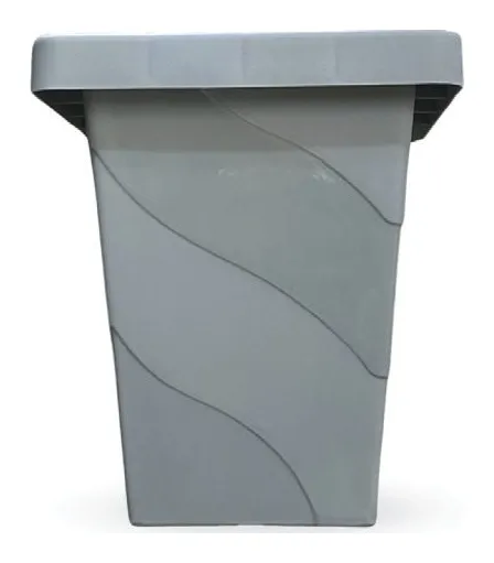 Macetero cuadrado gris #1 (4.5 L)