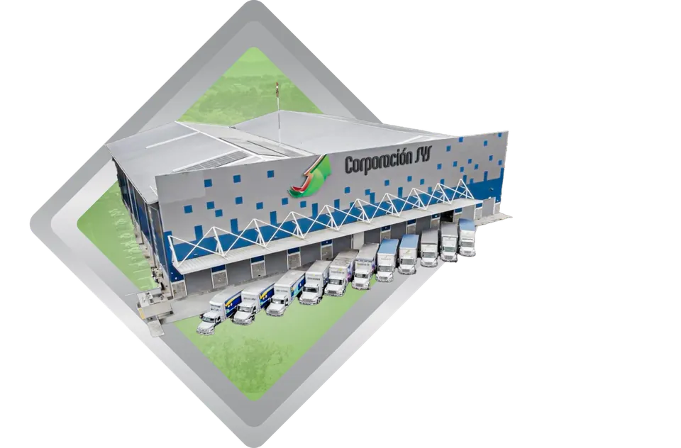 Centro de distribución de Corporación SYS con su flotilla de camiones